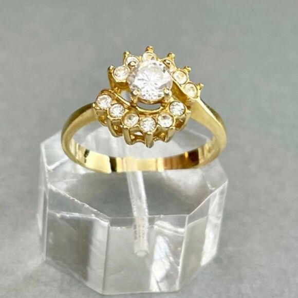 14 K gold- plated cubic wedding/ engagement zirconia ring in size 8 NWT Classic - Picture 2 of 10
